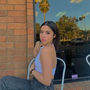 Meet your Posher, Devin